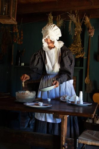 Scooping Ice Cream 21.5 Jim Orcheson Pictorial Silver