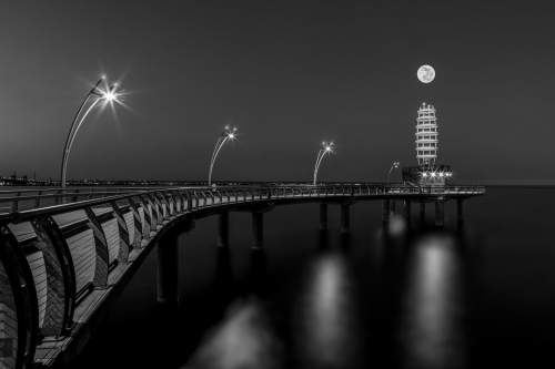 Full Moon over the Pier Top P 25.5 TC DP Geoff Dunn Pictorial Master