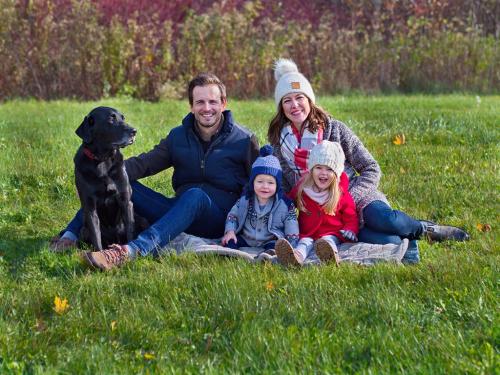 Family Portrait 7 7.5 7.5 22 Graham Jardine  Pictorial Gold