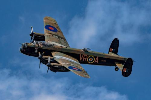 Lancaster Bomber 8 7.5 7 22.5 Geoffrey Skirrow  Pictorial Gold
