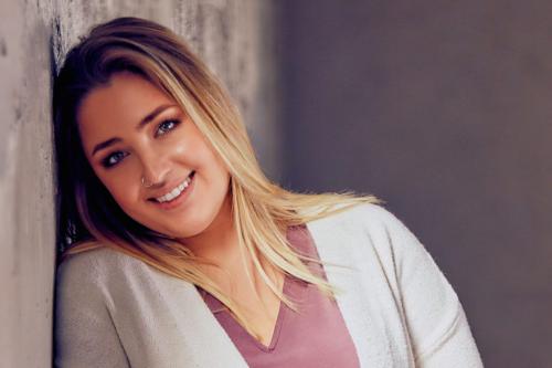 Julia 7 7.5 7.5 22 Victor Turczynski  Pictorial Gold