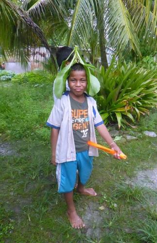 Fanning Island Youth With Hat? 6 7.5 6.5 20 Roy Oldfield  Pictorial Gold