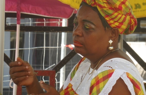 Vendor with eye makeup 18.5 Roy Oldfield Pictorial Gold