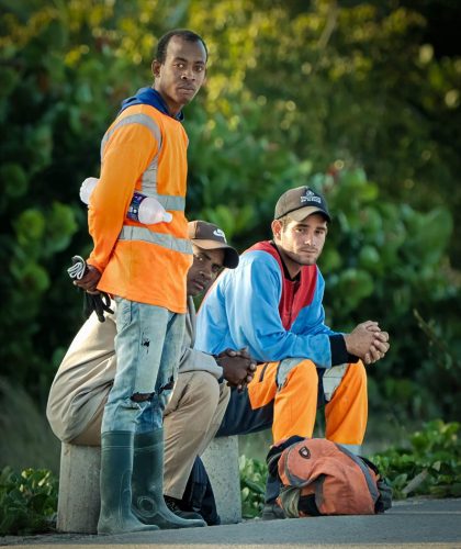 Waiting for the Bus 21 Lan Gao Pictorial Silver